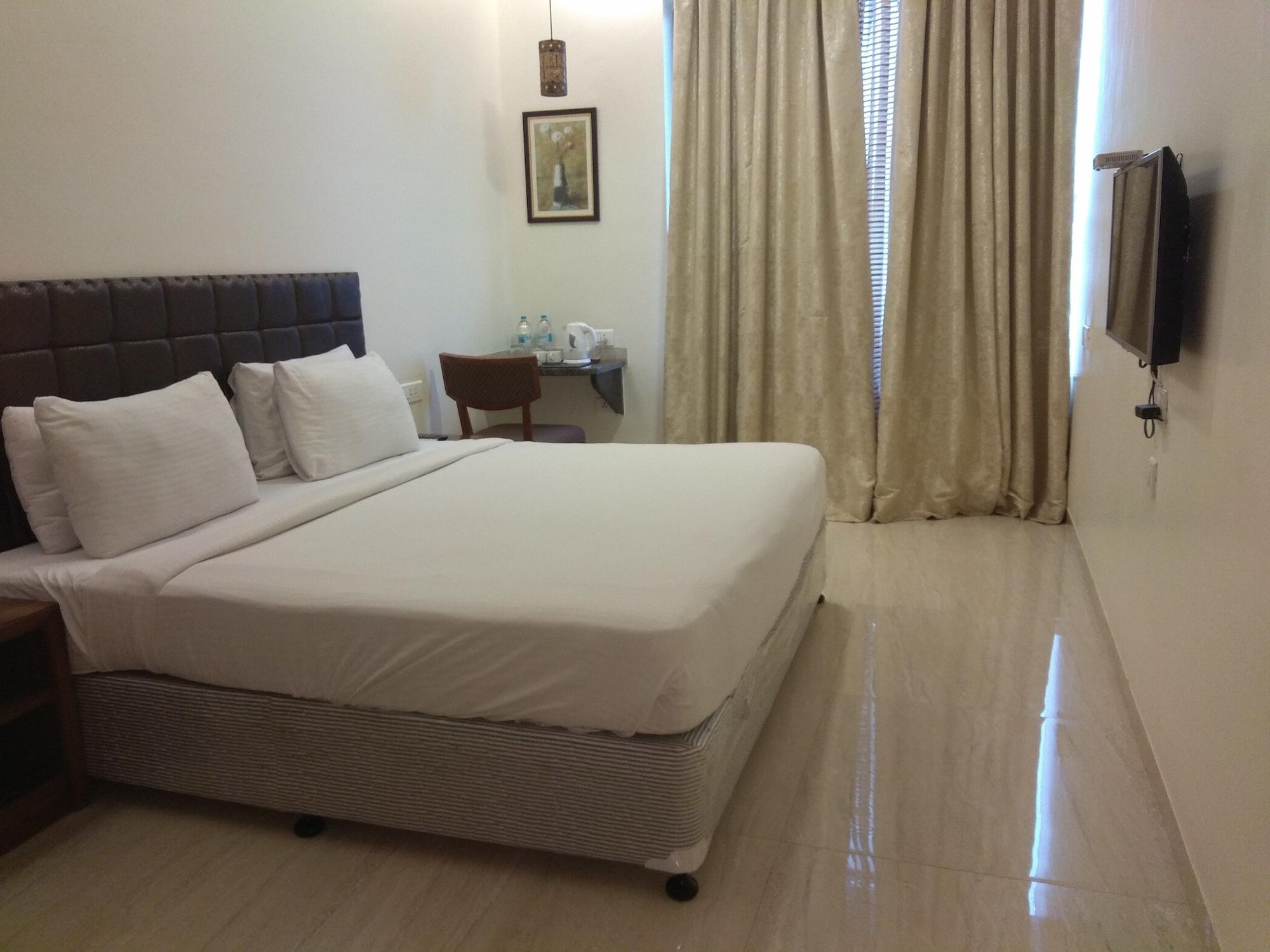 St Laurn The Spiritual Resort Shirdi Eksteriør billede