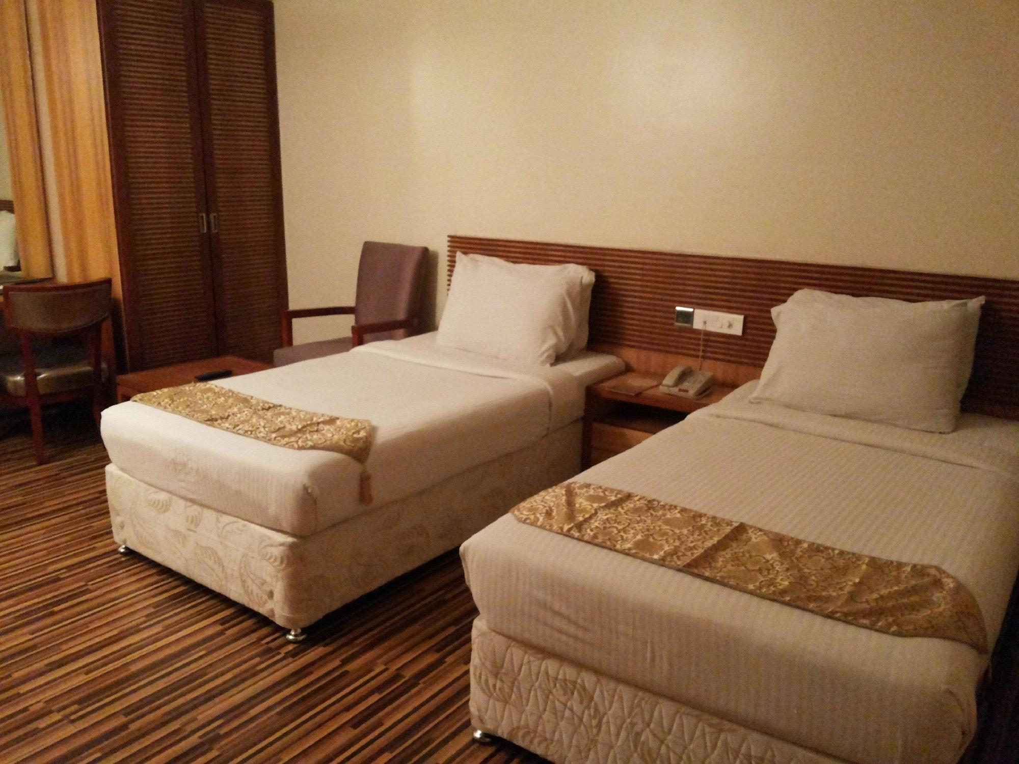 St Laurn The Spiritual Resort Shirdi Eksteriør billede