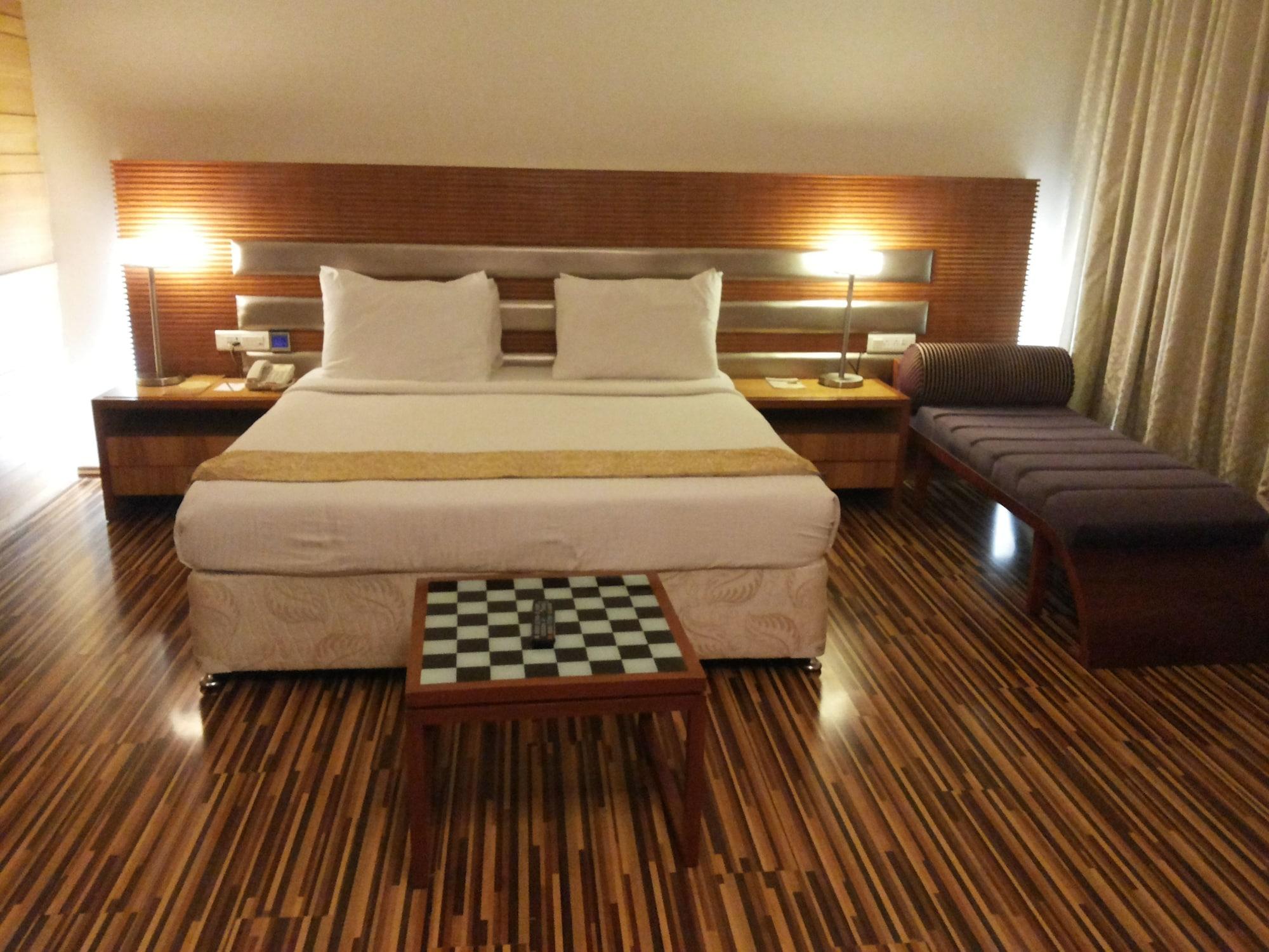 St Laurn The Spiritual Resort Shirdi Eksteriør billede
