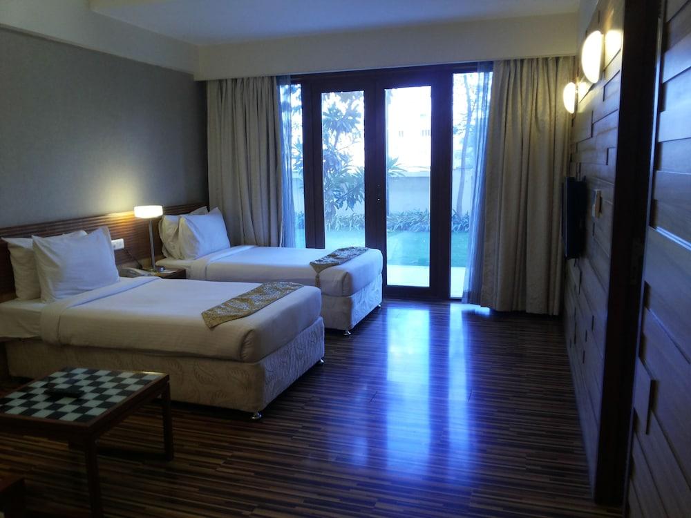 St Laurn The Spiritual Resort Shirdi Eksteriør billede