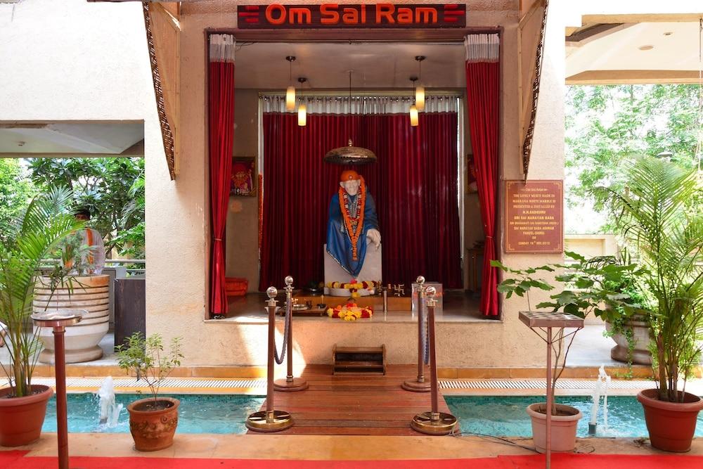 St Laurn The Spiritual Resort Shirdi Eksteriør billede