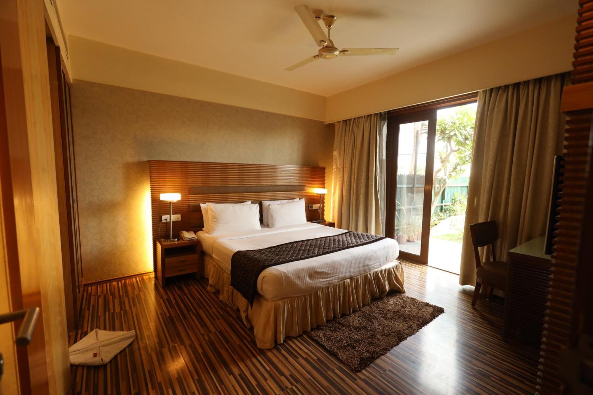 St Laurn The Spiritual Resort Shirdi Eksteriør billede
