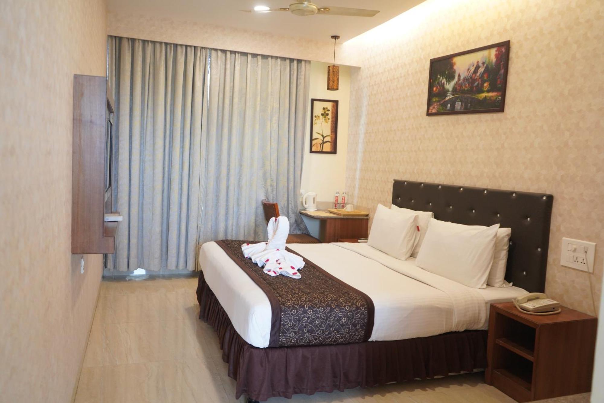 St Laurn The Spiritual Resort Shirdi Eksteriør billede